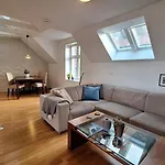 Lägenhet Penthouse With Panoramic Fjord Views - Private Terrace In Center