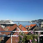 Lägenhet Penthouse With Panoramic Fjord Views - Private Terrace In Center *