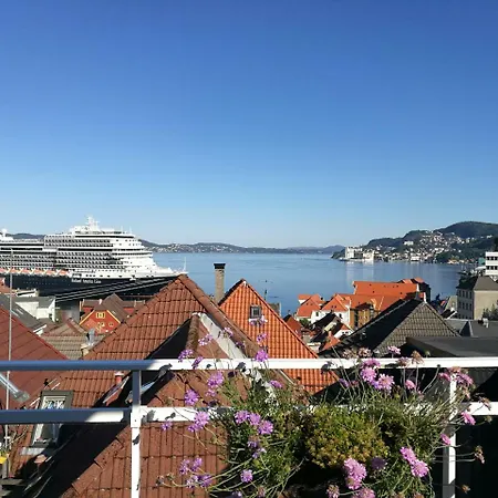 شقة Penthouse With Panoramic Fjord Views - Private Terrace In Center *