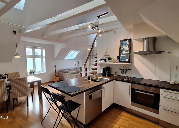 Διαμέρισμα Penthouse With Panoramic Fjord Views - Private Terrace In Bergen Center *