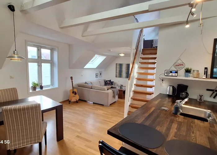 Διαμέρισμα Penthouse With Panoramic Fjord Views - Private Terrace In Bergen Center Μπέργκεν