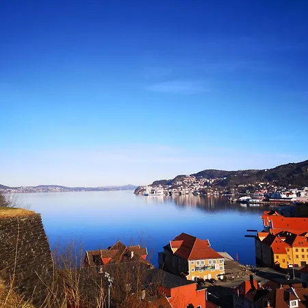 Penthouse With Panoramic Fjord Views - Private Terrace In Center Leilighet